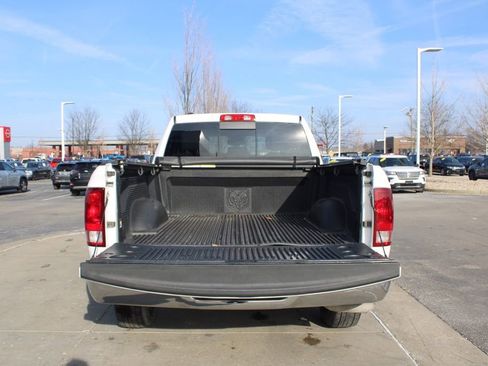 Used 2016 RAM 1500 Classic SLT image 9