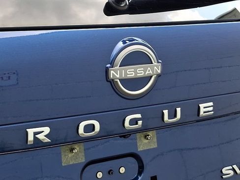 Used 2023 Nissan Rogue SV AWD/4WD image 31