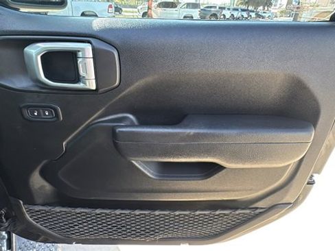 Used 2022 Jeep Wrangler Unlimited Sport image 28