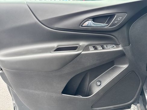 Used 2018 Chevrolet Equinox LT AWD/4WD image 15