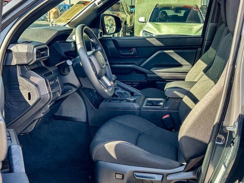 Used 2025 Toyota 4Runner SR5 image 18