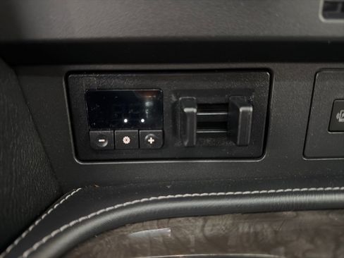 Used 2023 Nissan Armada Platinum w/ Captain's Chairs Package image 56