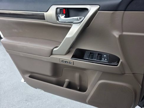 Used 2018 Lexus GX 460 w/ Navigation Package AWD/4WD image 22