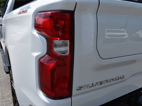 Used 2021 Chevrolet Silverado 1500 Custom Trail Boss AWD/4WD image 41