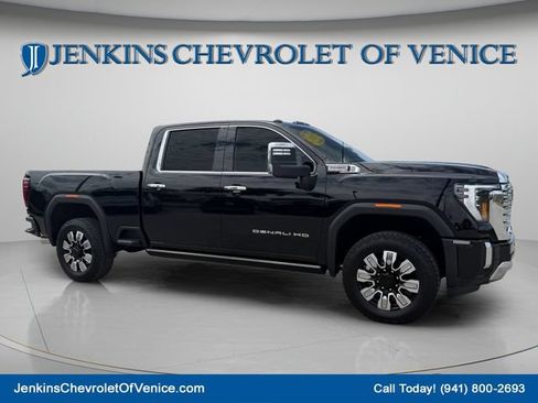 Used 2025 GMC Sierra 2500 Denali w/ Denali Reserve Package AWD/4WD image 2