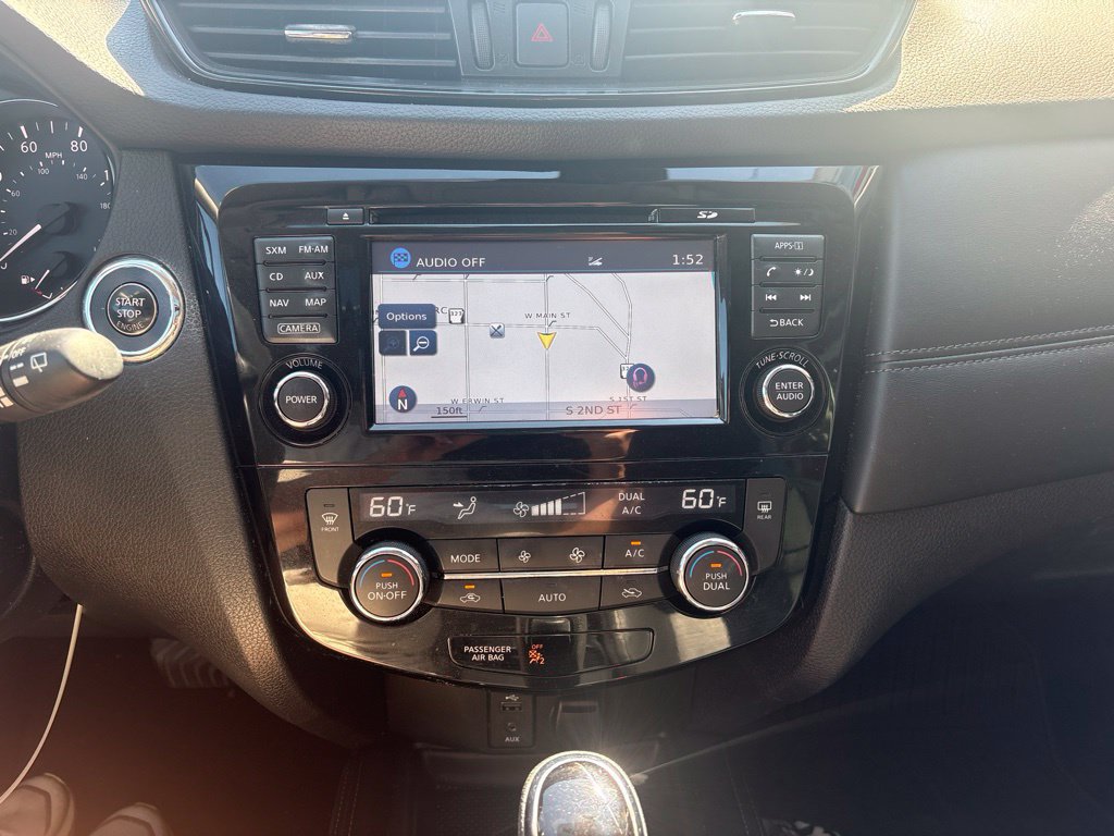Used 2017 Nissan Rogue SL w/ SL Premium Package FWD image 19