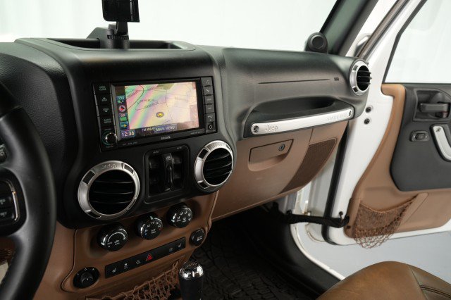 Used 2014 Jeep Wrangler Unlimited Rubicon w/ Connectivity Group AWD/4WD image 36