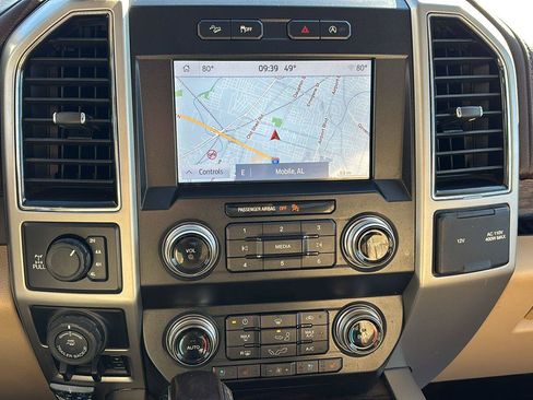 Used 2019 Ford F150 Lariat w/ Equipment Group 502A Luxury image 29