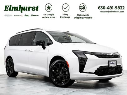 New 2027 Chrysler Pacifica Limited w/ S Appearance Package
