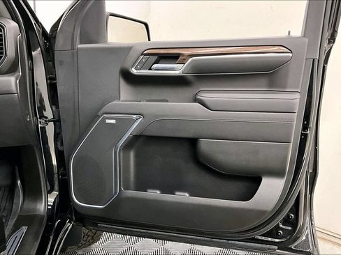 Used 2022 Chevrolet Silverado 1500 LT Trail Boss w/ LT Trail Boss Premium Package AWD/4WD image 25