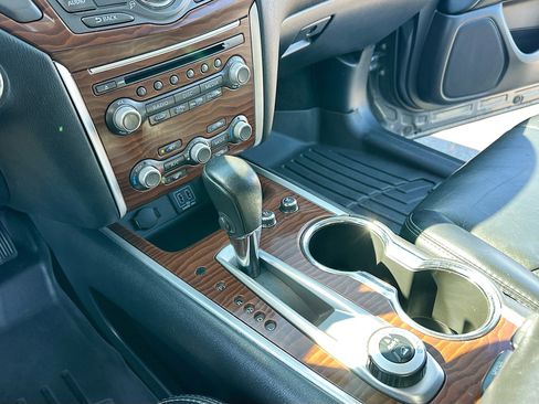 Used 2018 Nissan Pathfinder Platinum image 11