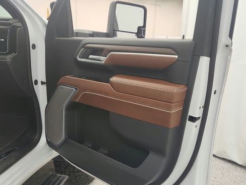 Used 2024 GMC Sierra 3500 Denali Ultimate image 36