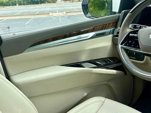 Certified 2025 Cadillac Escalade Sport Platinum AWD/4WD image 22