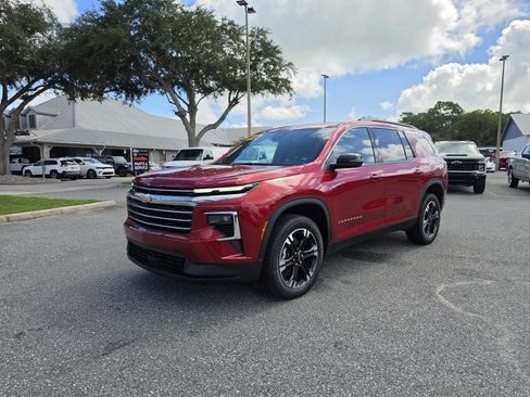 New 2027 Chevrolet Traverse LT w/ Sun and Wheel Package AWD/4WD image 11