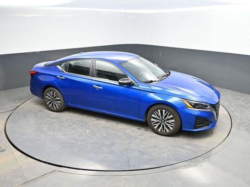 Used 2025 Nissan Altima 2.5 SV image 21