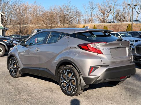 Used 2018 Toyota C-HR image 7