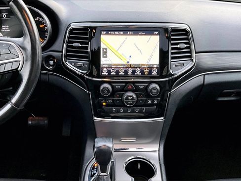 Certified 2022 Jeep Grand Cherokee Limited image 12