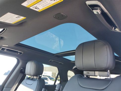 New 2026 Land Rover Range Rover Sport SE image 12