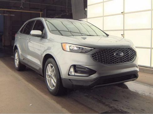 Used 2023 Ford Edge SEL w/ Convenience Package image 4