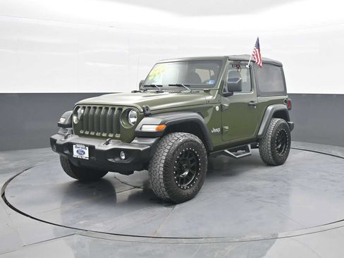 Used 2020 Jeep Wrangler Sport AWD/4WD image 4