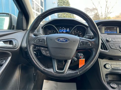 Used 2016 Ford Focus SE w/ Equipment Group 201A image 8