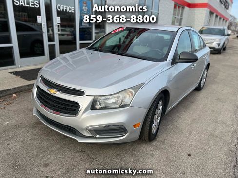 Used 2015 Chevrolet Cruze LS image 1