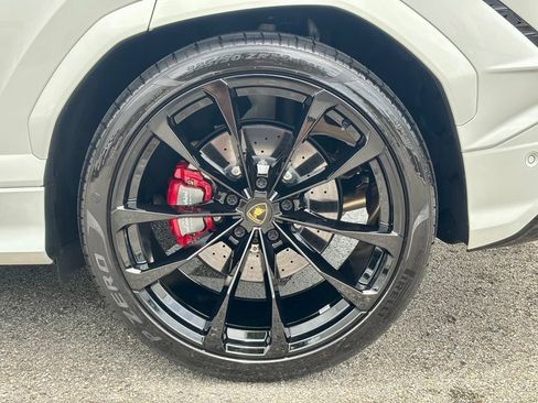 Used 2024 Lamborghini Urus S AWD/4WD image 16