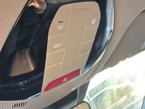 Used 2025 Kia K4 EX image 22