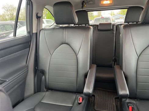 Used 2026 Toyota Highlander XLE AWD/4WD image 14