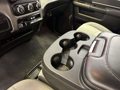 Used 2024 RAM 2500 Big Horn AWD/4WD image 24