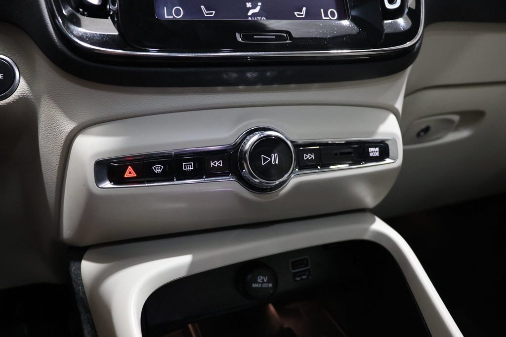 Used 2019 Volvo XC40 T5 Inscription AWD/4WD image 28