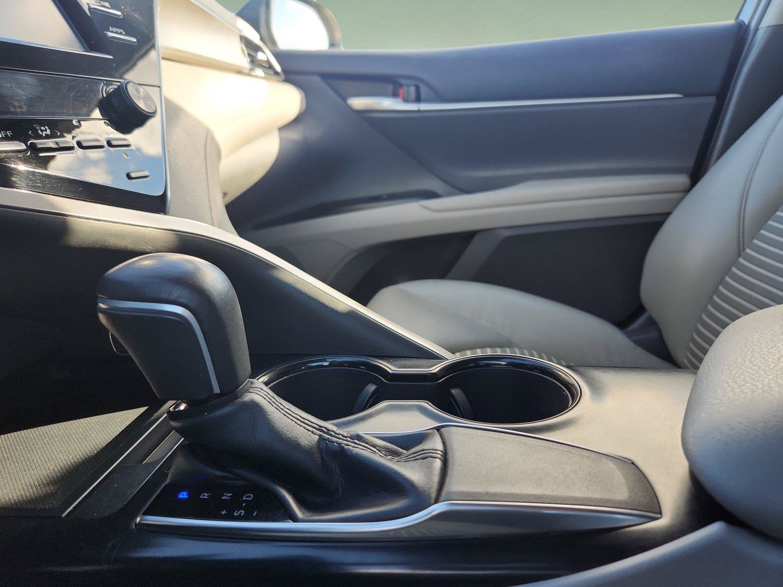 Used 2019 Toyota Camry SE FWD image 22