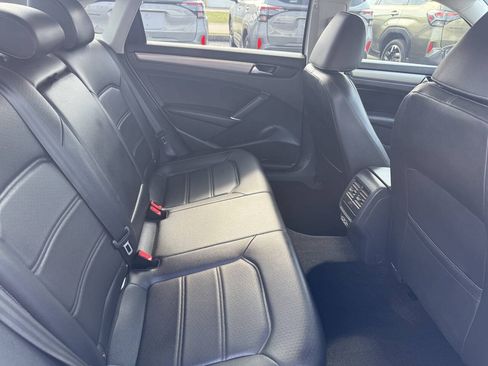 Used 2020 Volkswagen Passat 2.0T SE FWD image 23