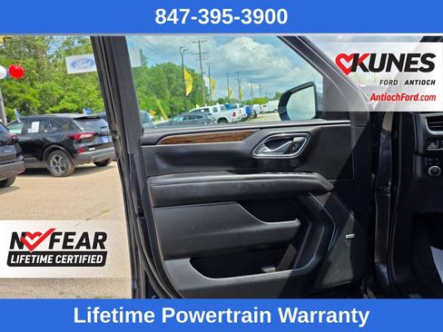 Used 2024 Chevrolet Suburban Premier AWD/4WD image 15