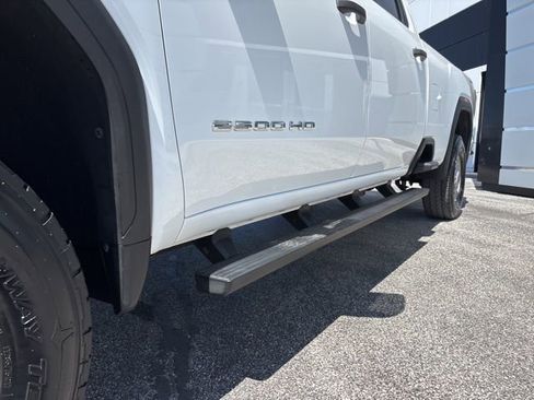 Used 2020 GMC Sierra 2500 4x4 Crew Cab w/ Convenience Package image 11