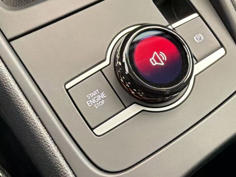 New 2026 Volkswagen Tiguan SE image 18