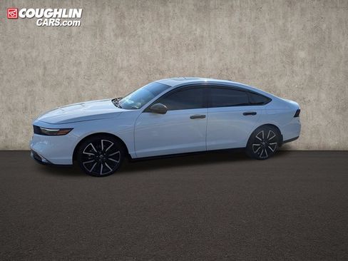 Used 2024 Honda Accord Touring image 4