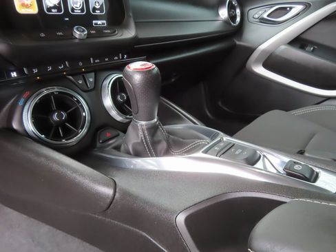 Used 2018 Chevrolet Camaro SS image 20