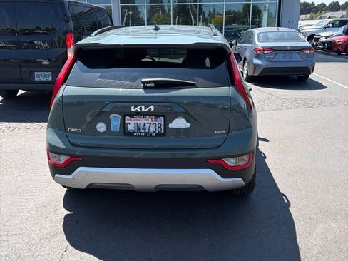 Used 2023 Kia Niro EX w/ EX Cold Weather Package FWD image 4