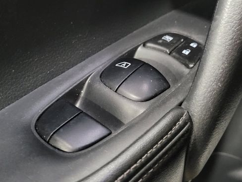 Used 2017 Nissan Rogue SL w/ SL Premium Package image 27