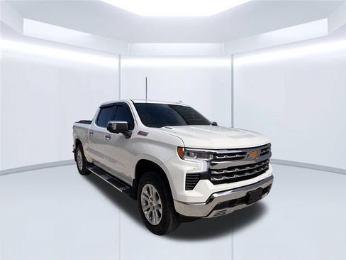 Used 2024 Chevrolet Silverado 1500 LTZ AWD/4WD image 3