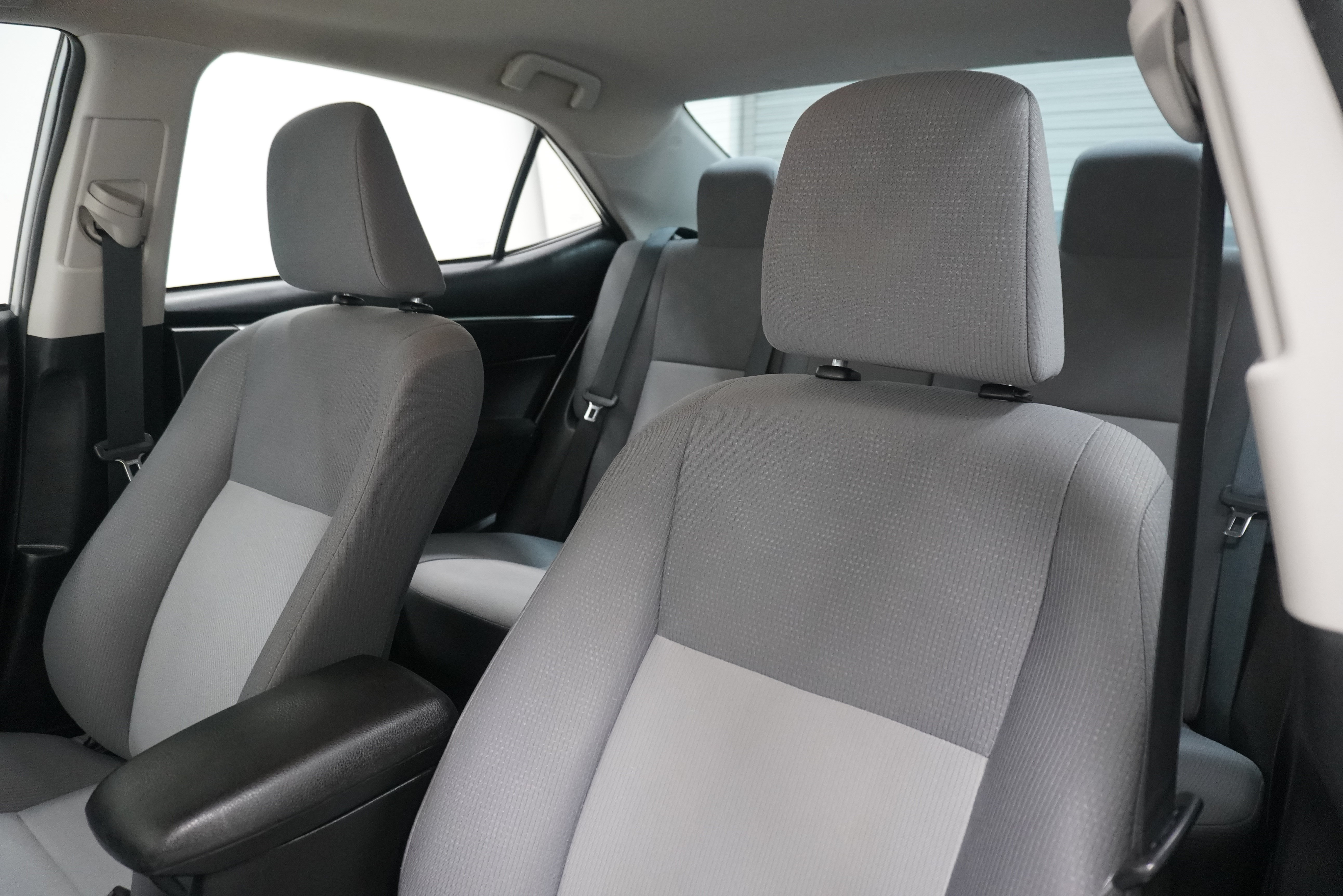 Used 2016 Toyota Corolla L FWD image 11