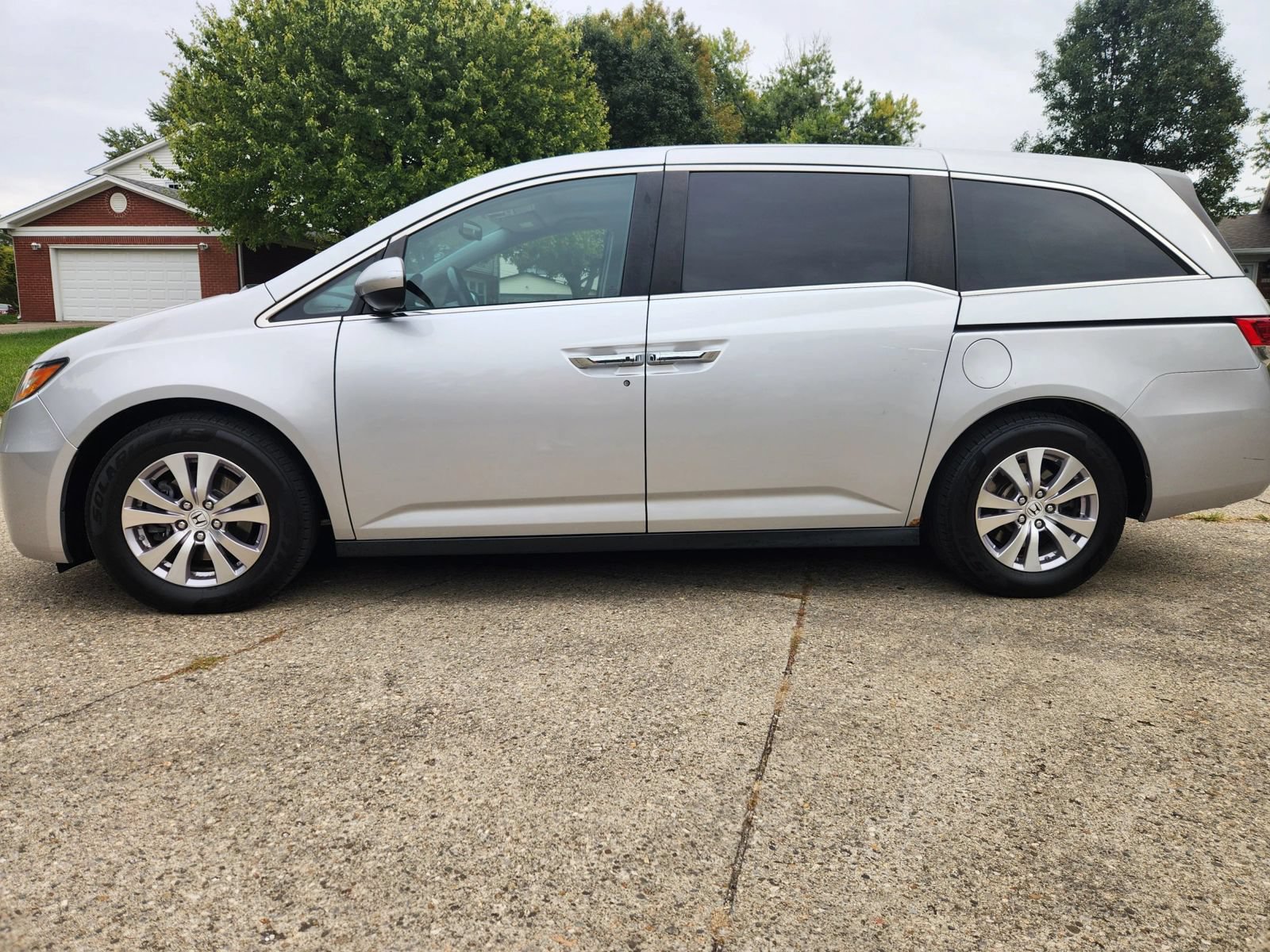 Used 2014 Honda Odyssey EX-L image 2