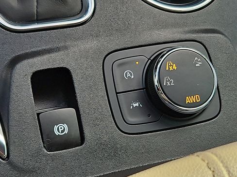 Certified 2023 Chevrolet Traverse LS w/ LPO, Floor Liner Package image 24