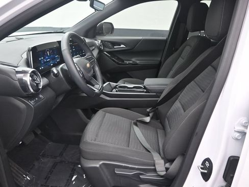 Used 2025 Chevrolet Equinox LT w/ Safety and Technology Package FWD image 14