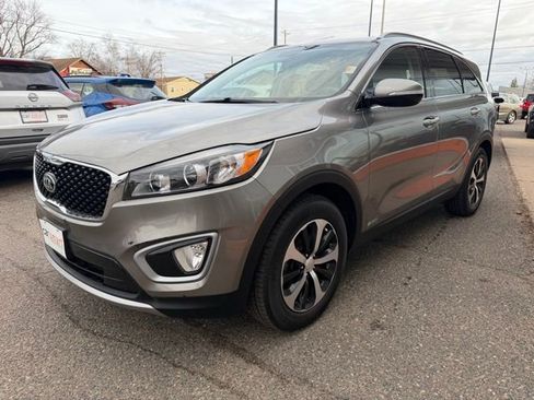 Used 2016 Kia Sorento EX image 3