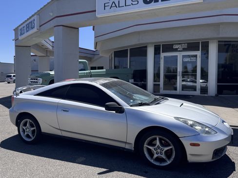 Used 2002 Toyota Celica GT-S FWD image 2