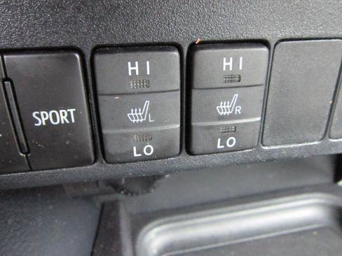 Used 2016 Toyota RAV4 Limited image 24