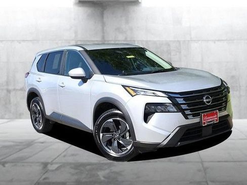 Certified 2025 Nissan Rogue SV FWD image 2