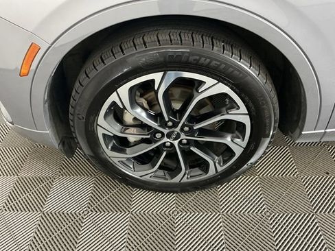 Used 2025 Lincoln Nautilus Reserve AWD/4WD image 35